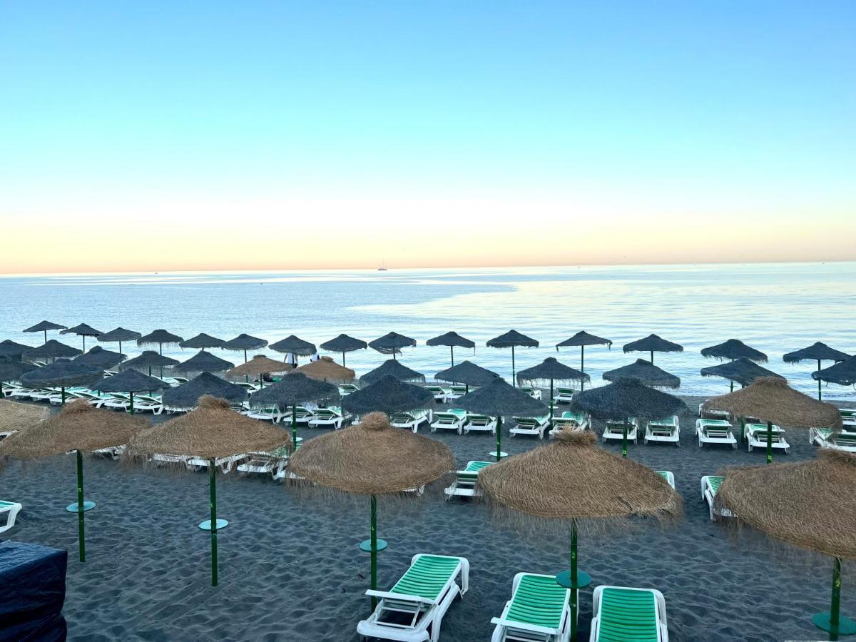 Cozy Fuengirola Apartment With Sea View & Pool Kültér fotó
