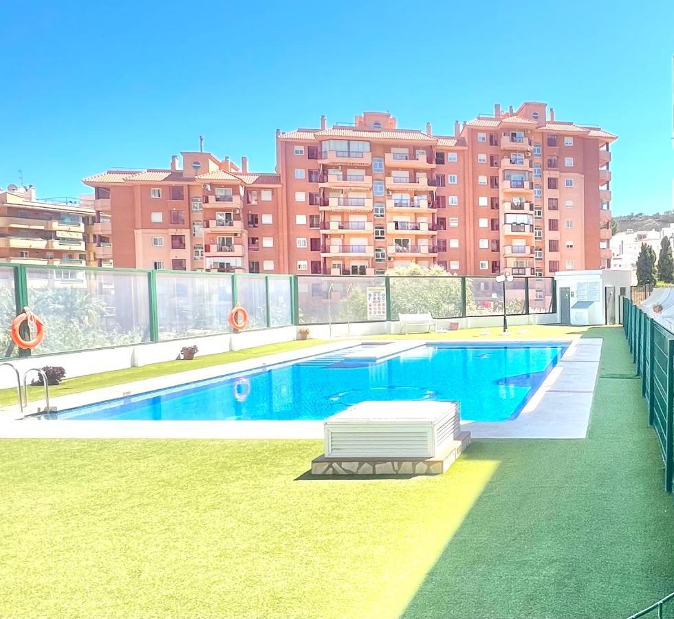 Cozy Fuengirola Apartment With Sea View & Pool Kültér fotó