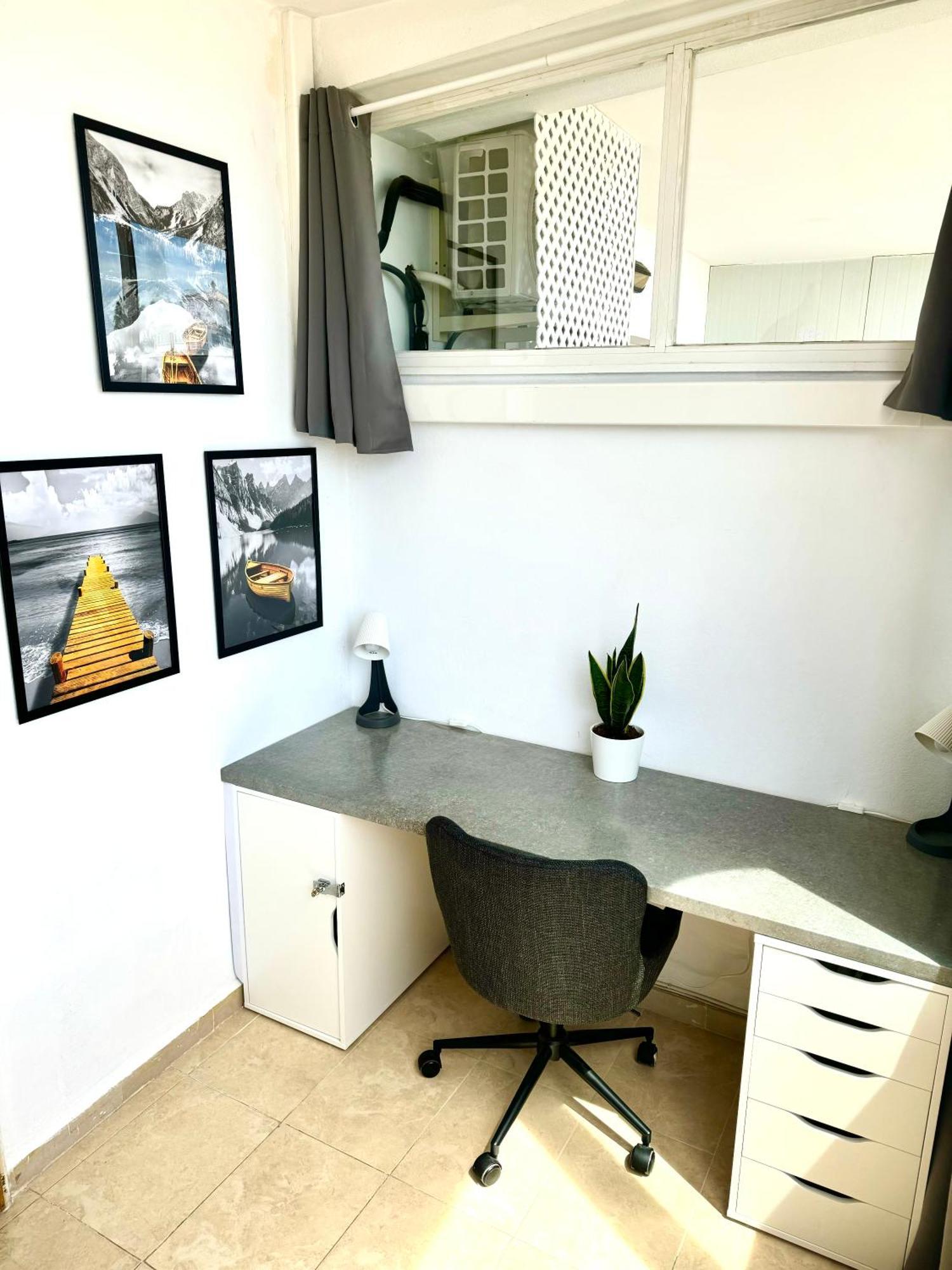Cozy Fuengirola Apartment With Sea View & Pool Kültér fotó